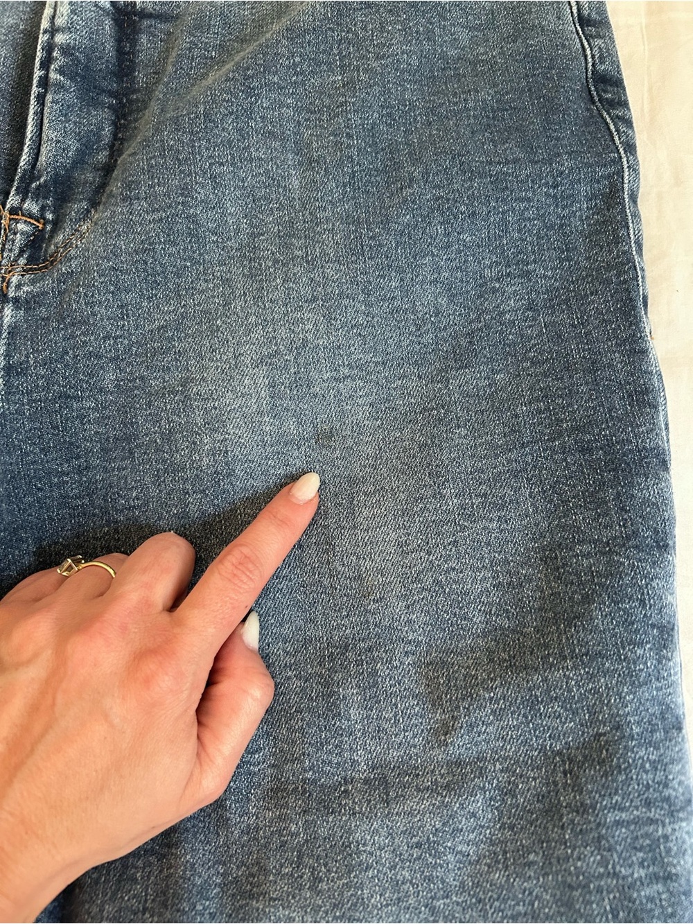 Good American Women's Flared Denim Jeans in Medium Blue - Classic Style - Picture 4 of 6